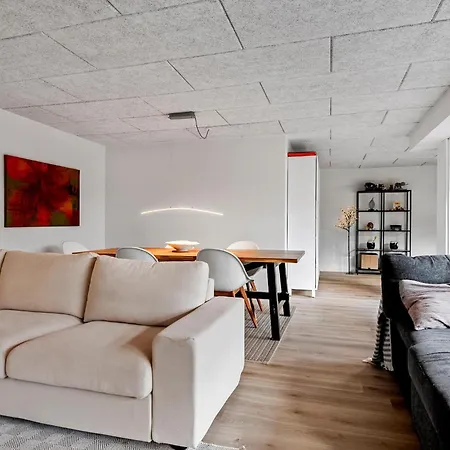 3 Bedroom Cozy In Feriehus *