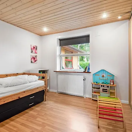 Feriehus 3 Bedroom Cozy In