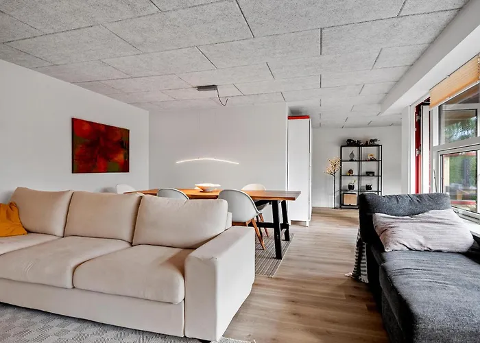 3 Bedroom Cozy In Prázdninový dům *