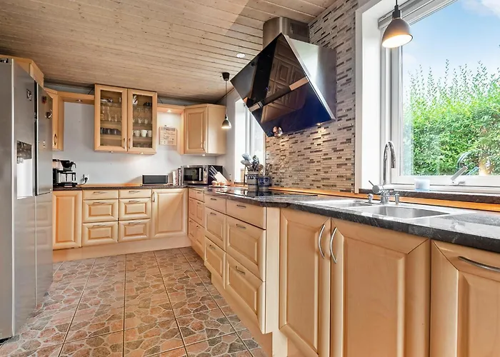 3 Bedroom Cozy In Prázdninový dům
